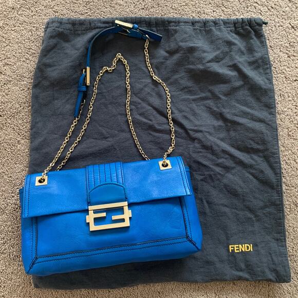 Authentic Fendi 2 way baguette chain blue leather bag - Picture 1 of 10